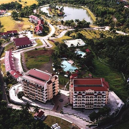Graceland Estates And Country Club Hotel ลูเซนา ภายนอก รูปภาพ
